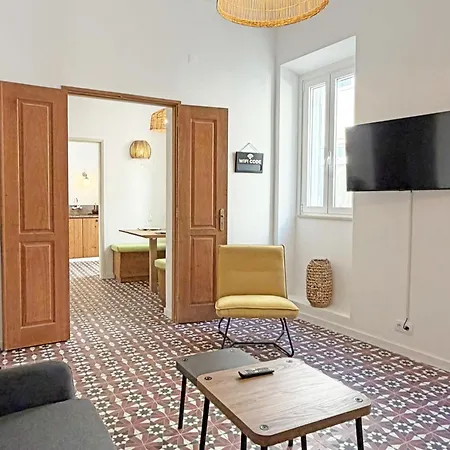 Red Flamingo Townhouse Fuzeta